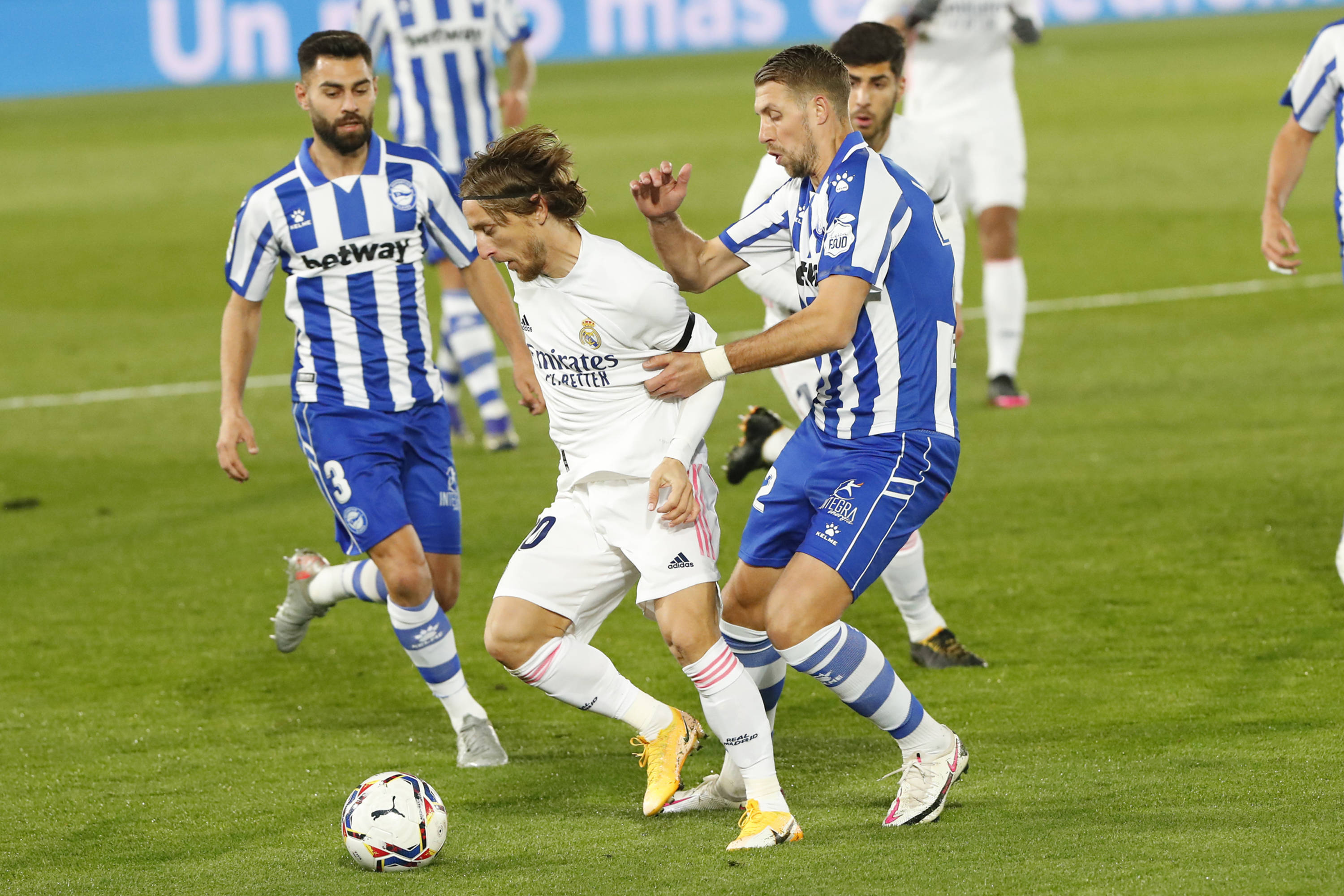 皇马利用主场优势:对决皇家社会 皇马利用主场优势:对决皇家社会