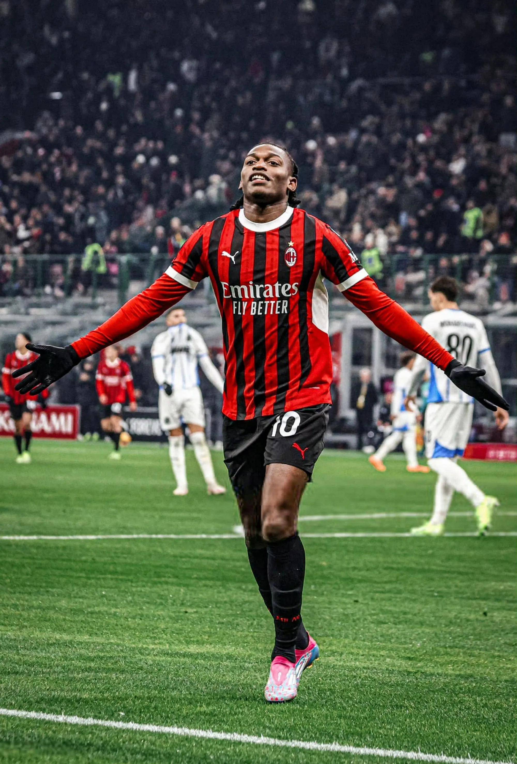 开云体育-AC米兰迎来热那亚挑战，期待延续胜利势头