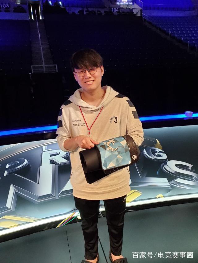 开云APP-关于FLY碾压TSM，CoreJJ单局斩获MVP宿命之战小组赛，留下经典瞬间的信息