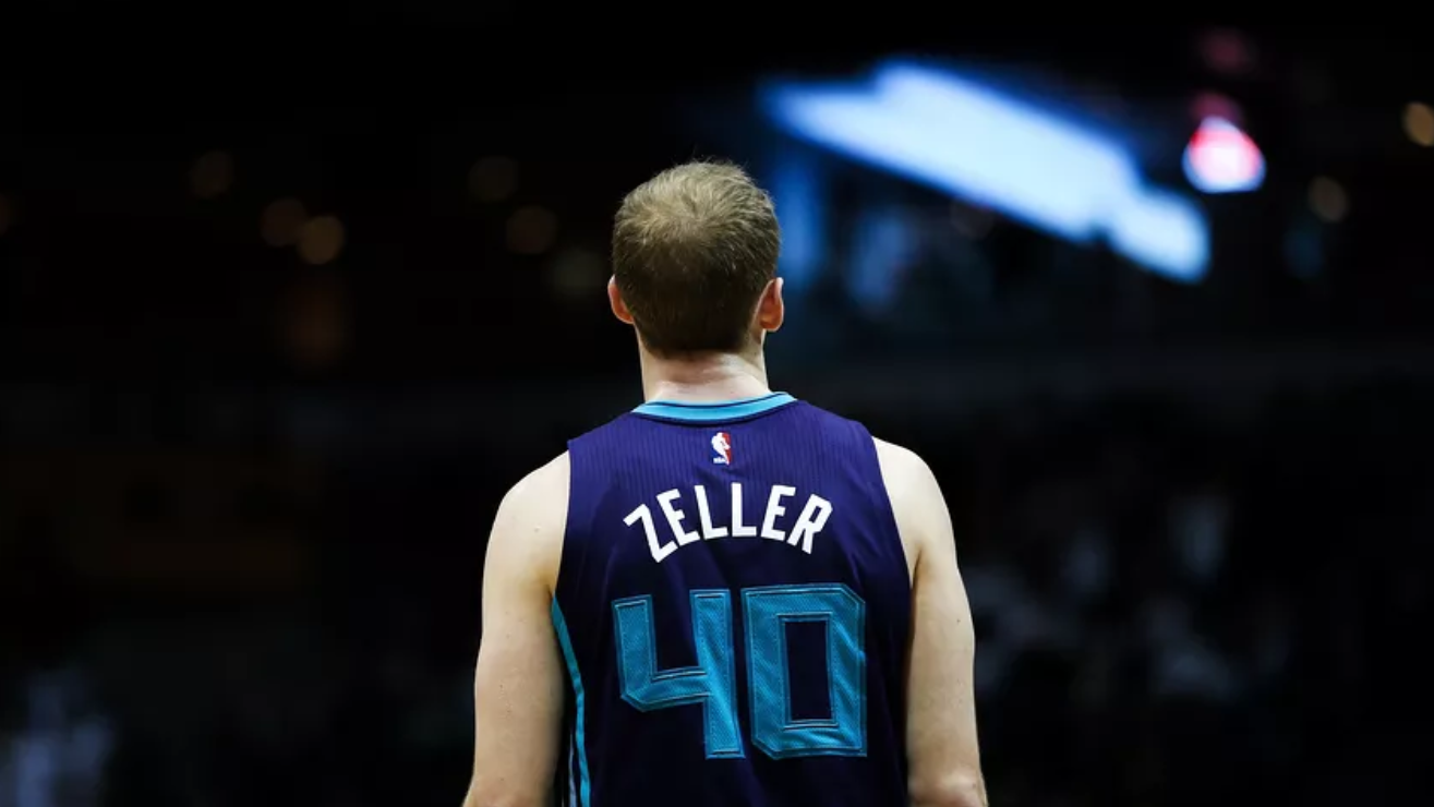 孔雀胜掘金,球员表现漂亮受到球迷喜爱 孔雀胜掘金,球员表现漂亮受到球迷喜爱