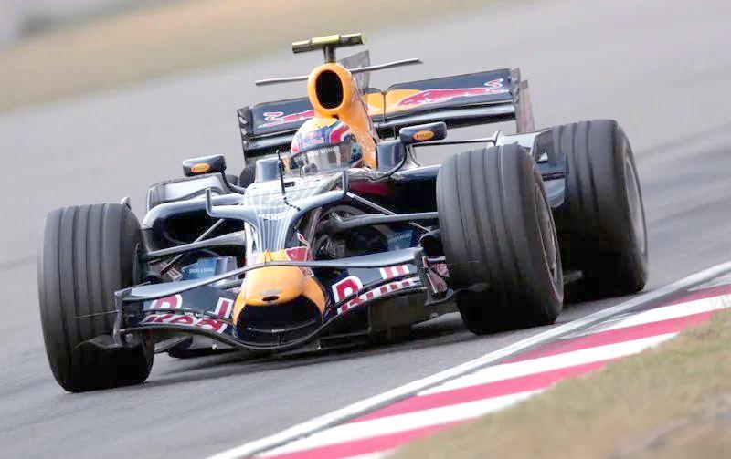 红牛车队轻取雷诺车队，拉塞尔扛起全队的简单介绍