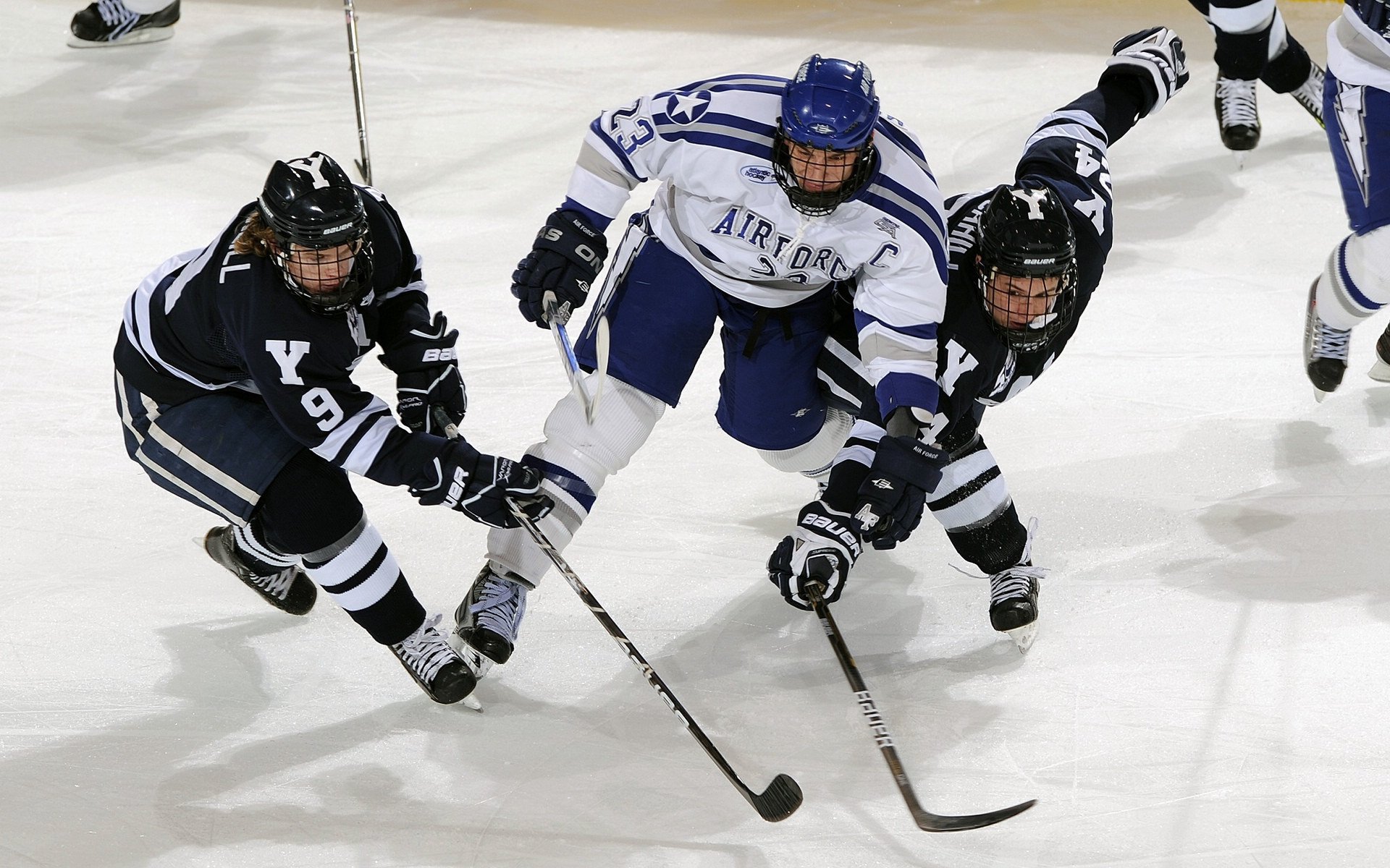 欧洲铁壁鏖战，非洲烈焰独舞，当团队绞杀遇见个人神迹