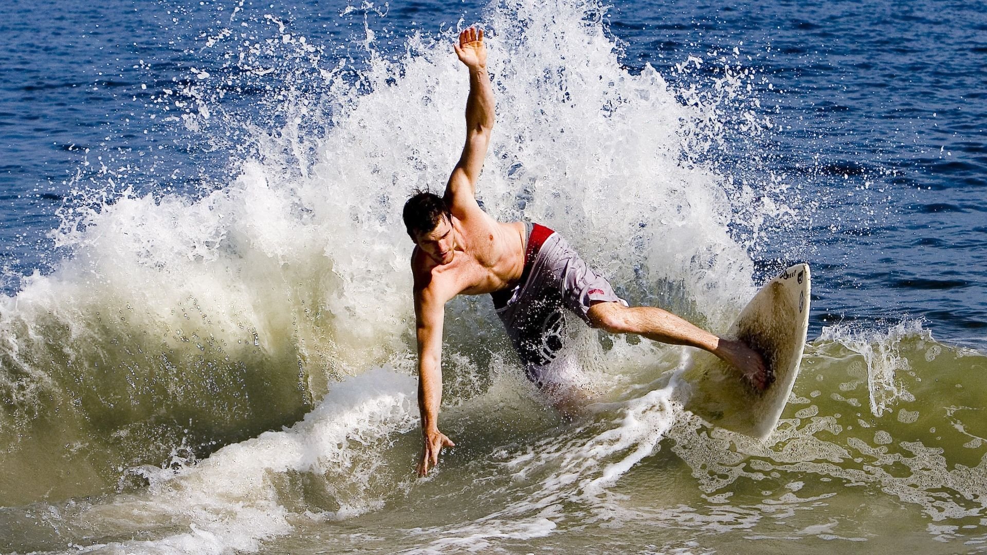 幽灵与桑巴,当卡拉斯科的利刃刺穿法兰西的黄昏